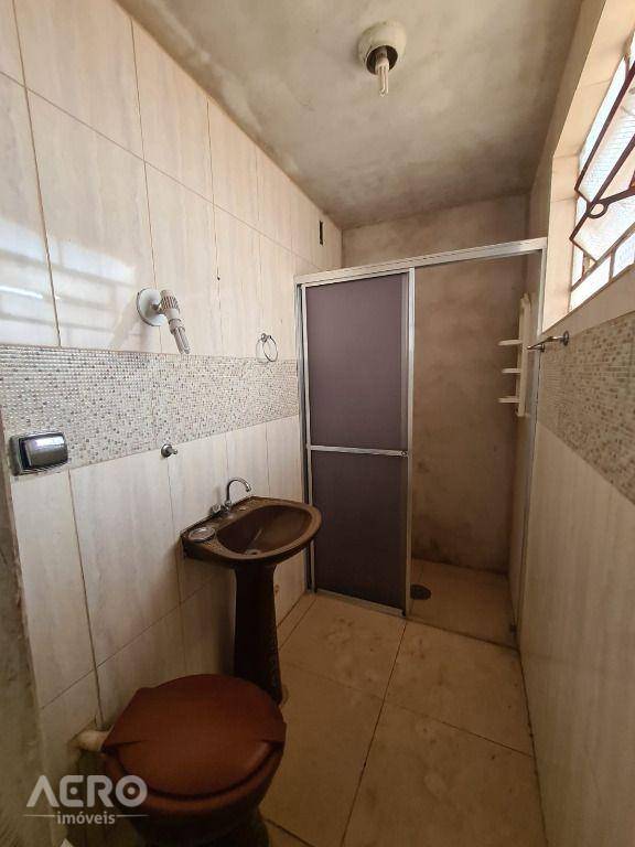 Casa à venda com 3 quartos, 210m² - Foto 13