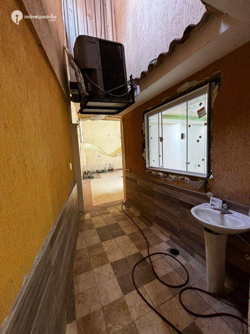 Casa para alugar com 2 quartos, 200m² - Foto 4