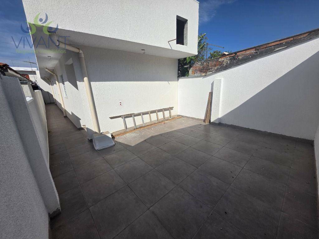 Casa à venda com 3 quartos, 100m² - Foto 4