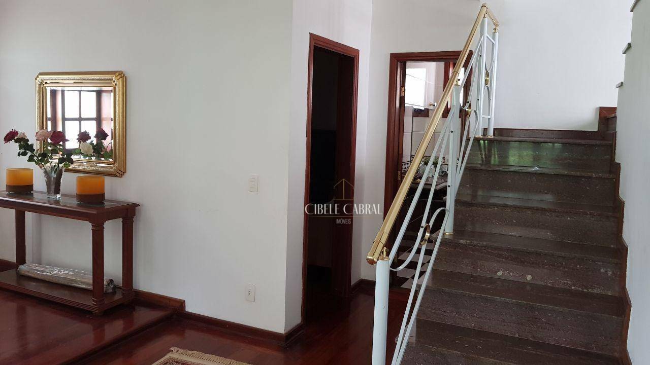 Casa de Condomínio para alugar com 4 quartos, 450m² - Foto 13