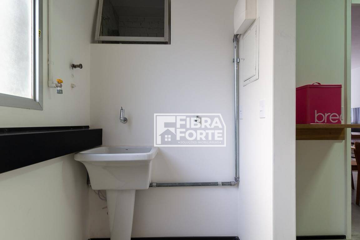 Apartamento para alugar com 3 quartos, 99m² - Foto 8