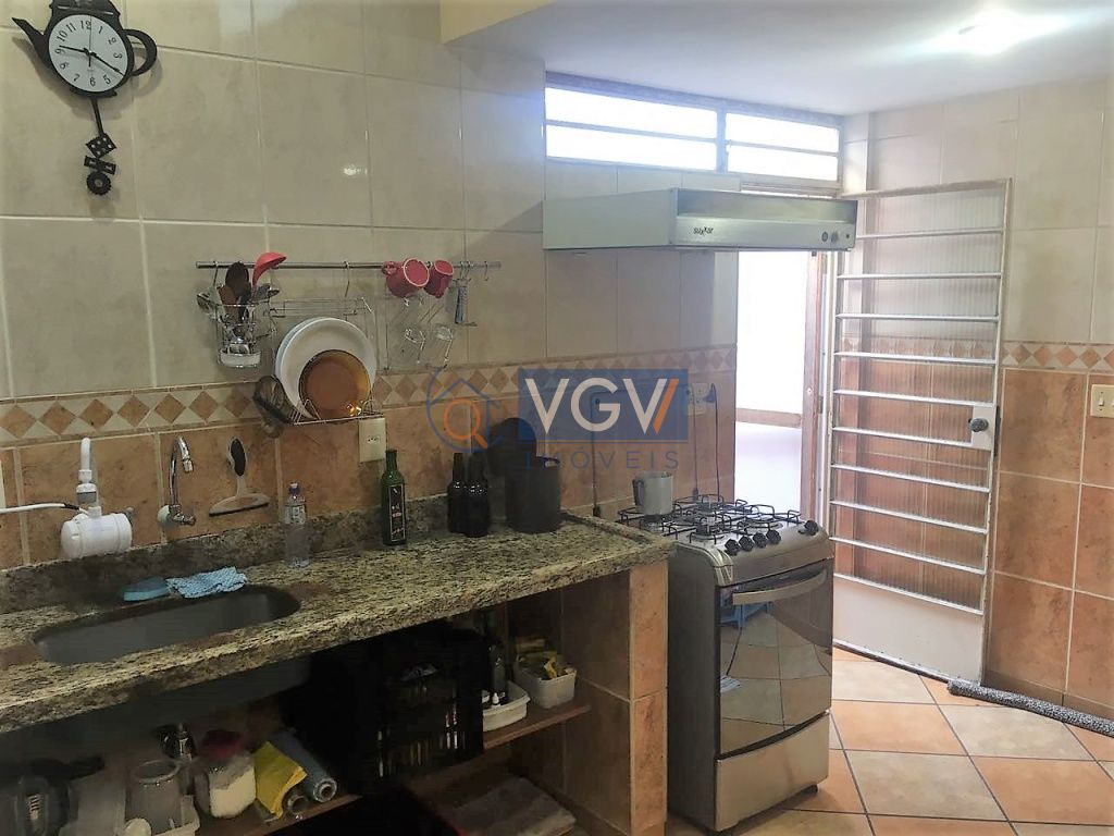 Casa à venda e aluguel com 5 quartos, 300m² - Foto 5