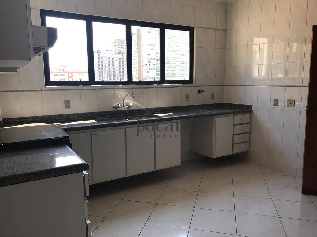 Apartamento à venda com 4 quartos, 273m² - Foto 7