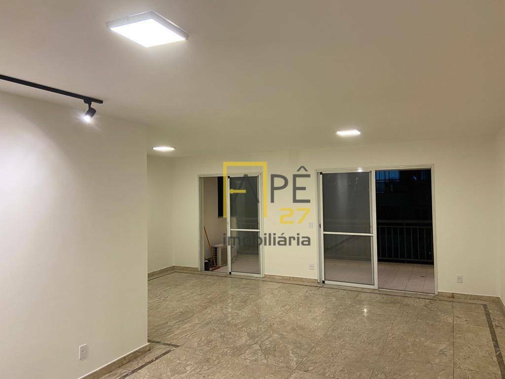 Apartamento para alugar com 3 quartos, 165m² - Foto 11