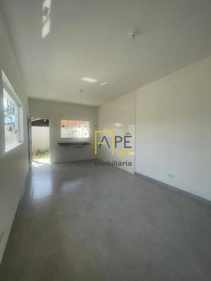 Casa à venda com 2 quartos, 80m² - Foto 9