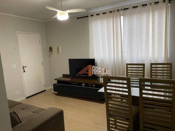 Apartamento à venda com 2 quartos, 60m² - Foto 2