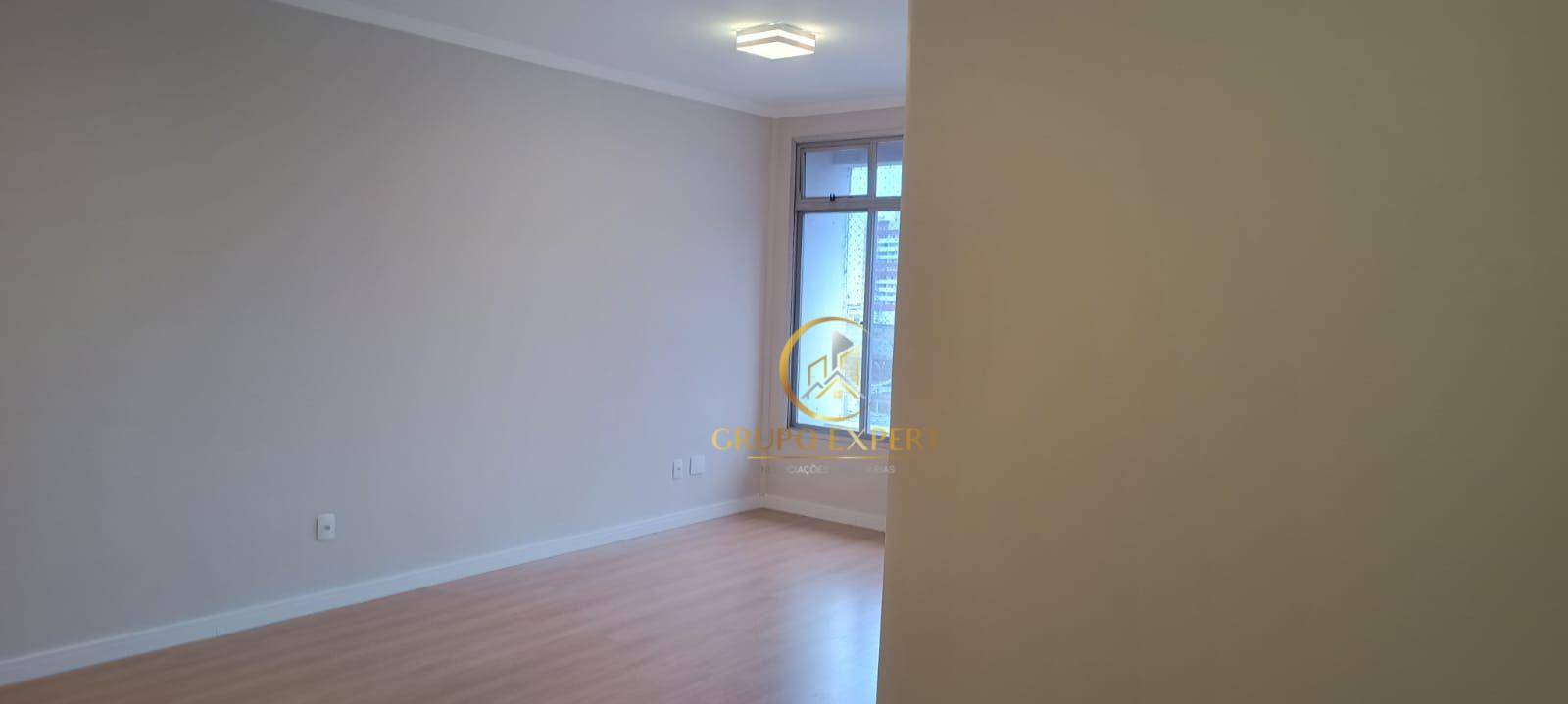 Apartamento à venda com 3 quartos, 100m² - Foto 2