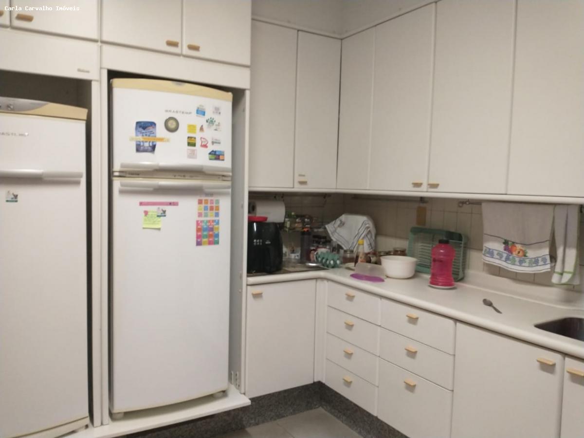 Apartamento à venda com 4 quartos, 242m² - Foto 3