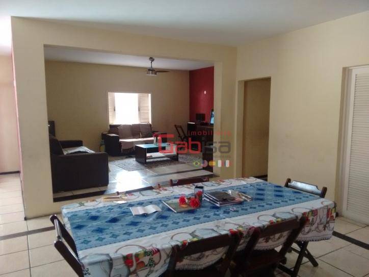 Casa à venda com 3 quartos, 550m² - Foto 2