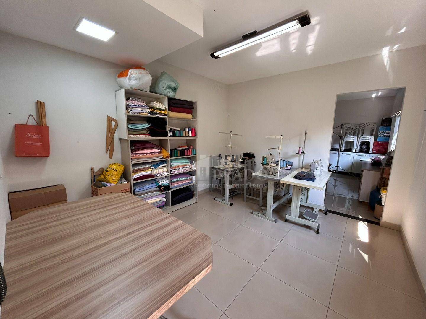 Casa à venda com 3 quartos, 200m² - Foto 17