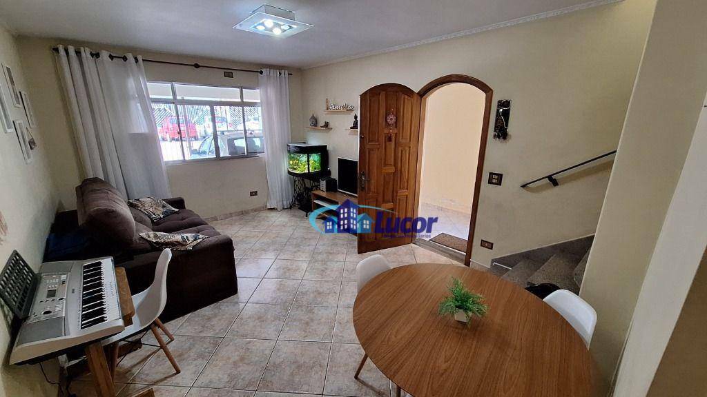 Sobrado à venda com 3 quartos, 110m² - Foto 1