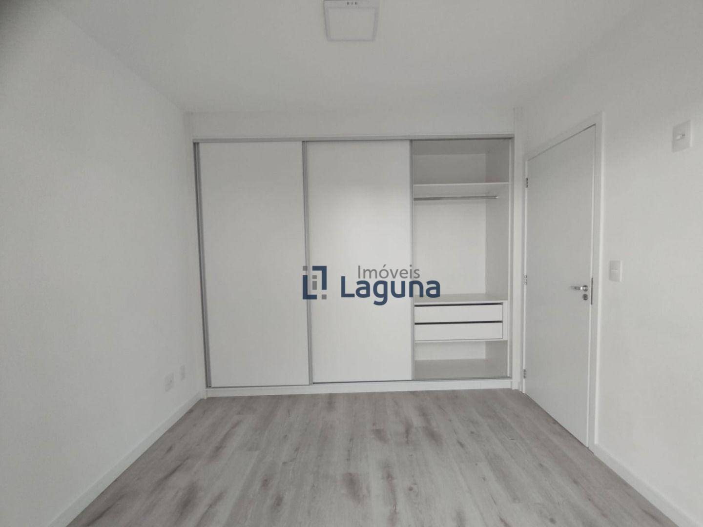 Apartamento à venda com 2 quartos, 70m² - Foto 27