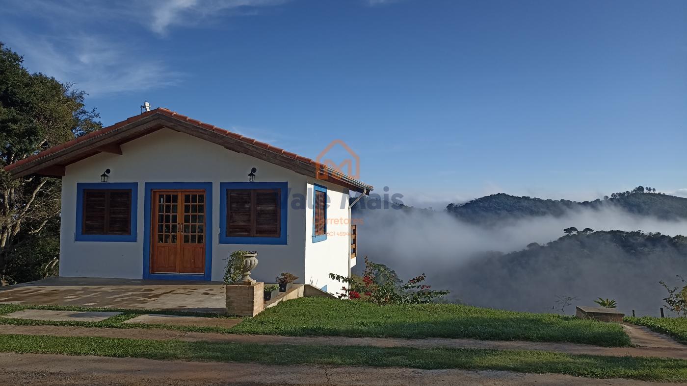 Fazenda à venda com 9 quartos, 72000m² - Foto 1