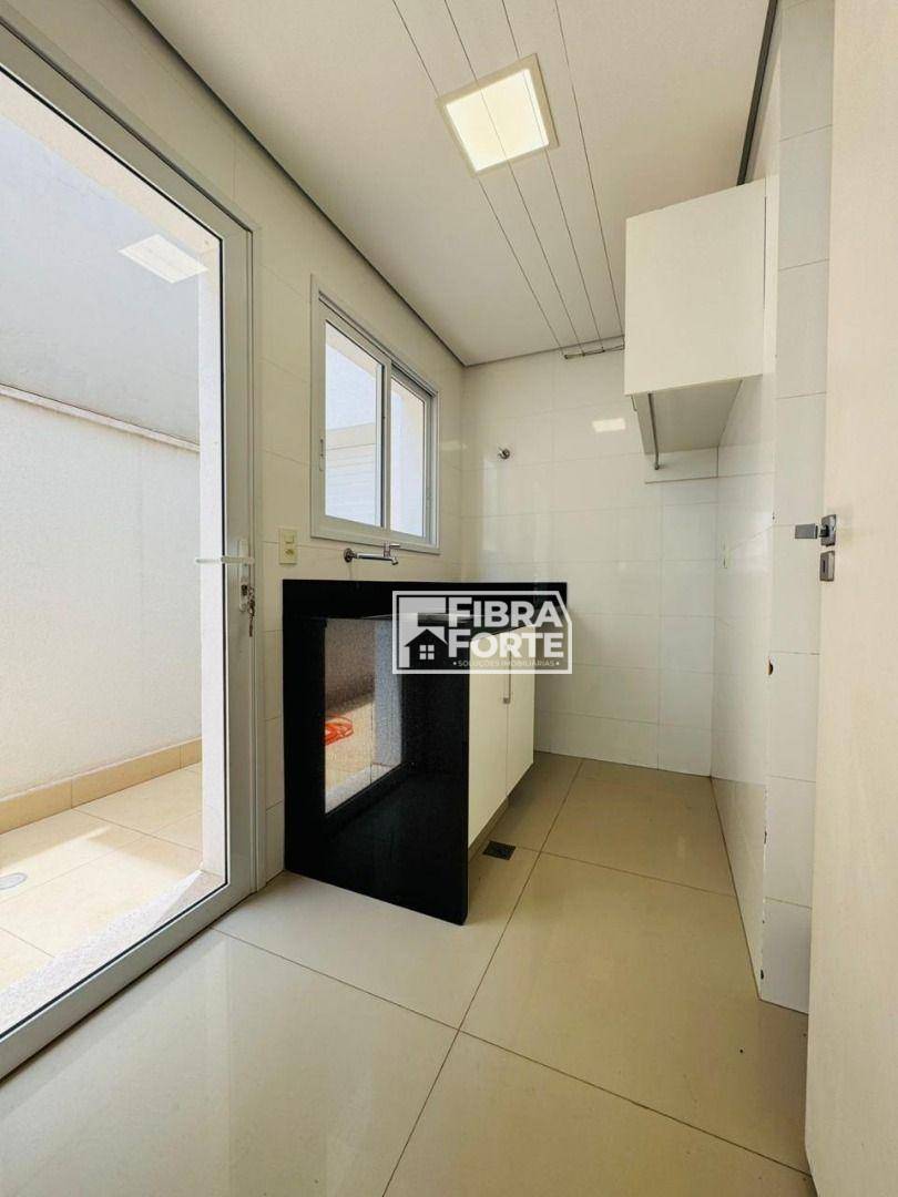 Casa de Condomínio para alugar com 3 quartos, 205m² - Foto 14