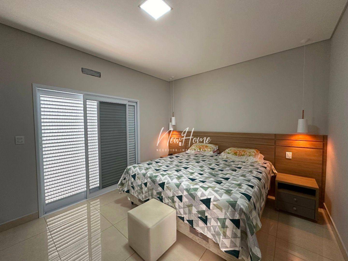 Casa à venda com 3 quartos, 206m² - Foto 14