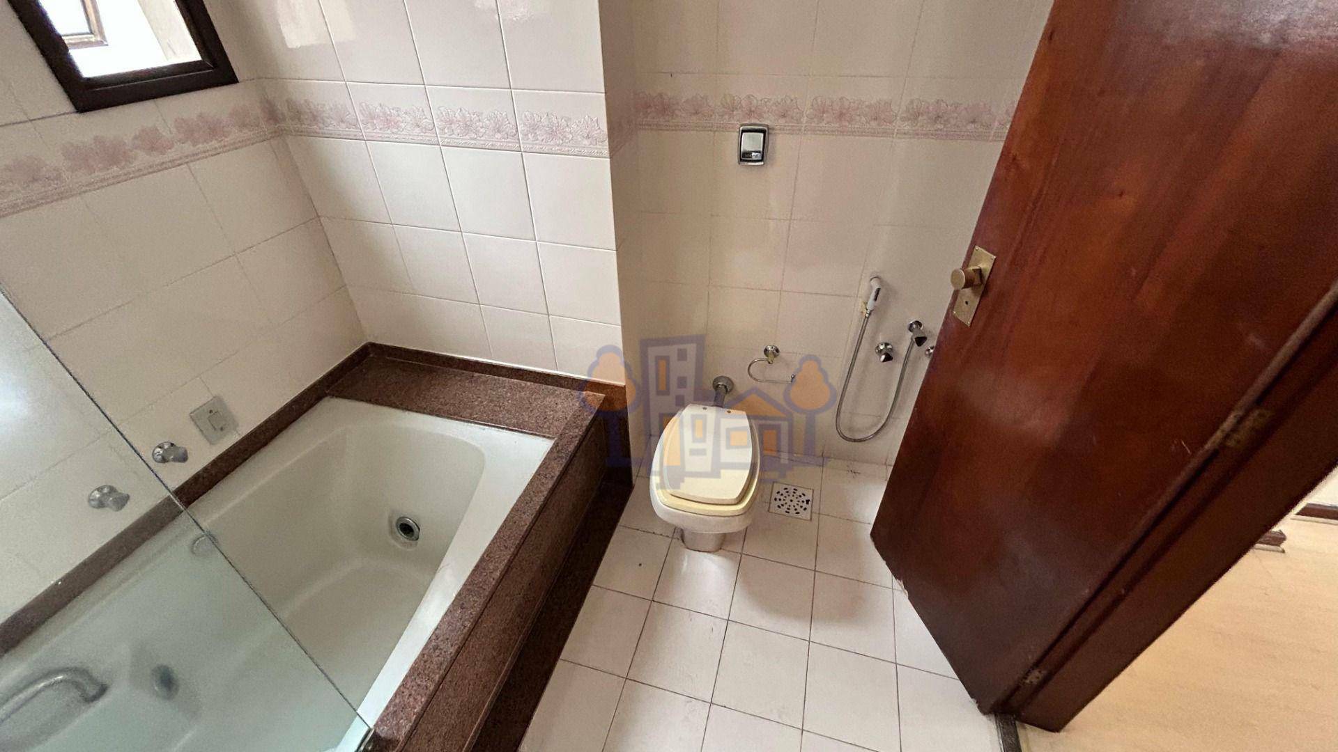 Apartamento para alugar com 3 quartos, 244m² - Foto 21