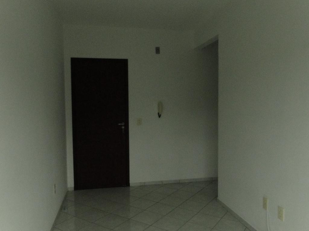 Apartamento para alugar com 2 quartos, 65m² - Foto 2