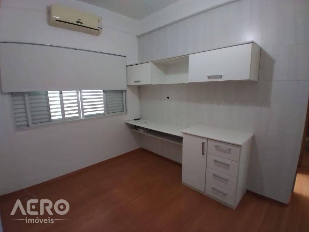 Casa à venda e aluguel com 3 quartos, 230m² - Foto 18