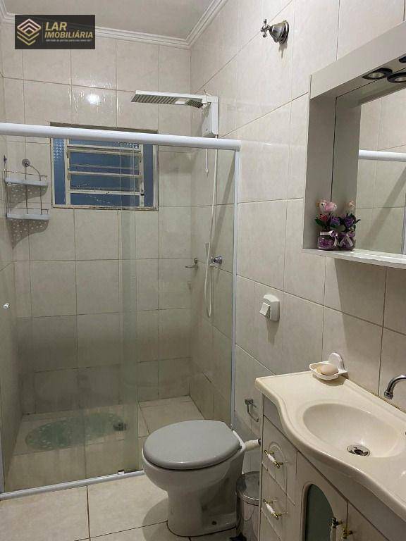 Casa para alugar com 2 quartos, 80m² - Foto 8
