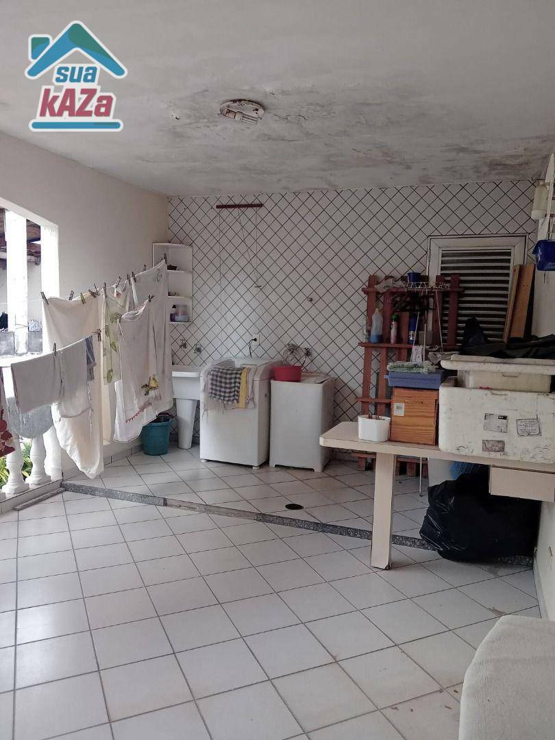 Sobrado à venda com 3 quartos, 200m² - Foto 47