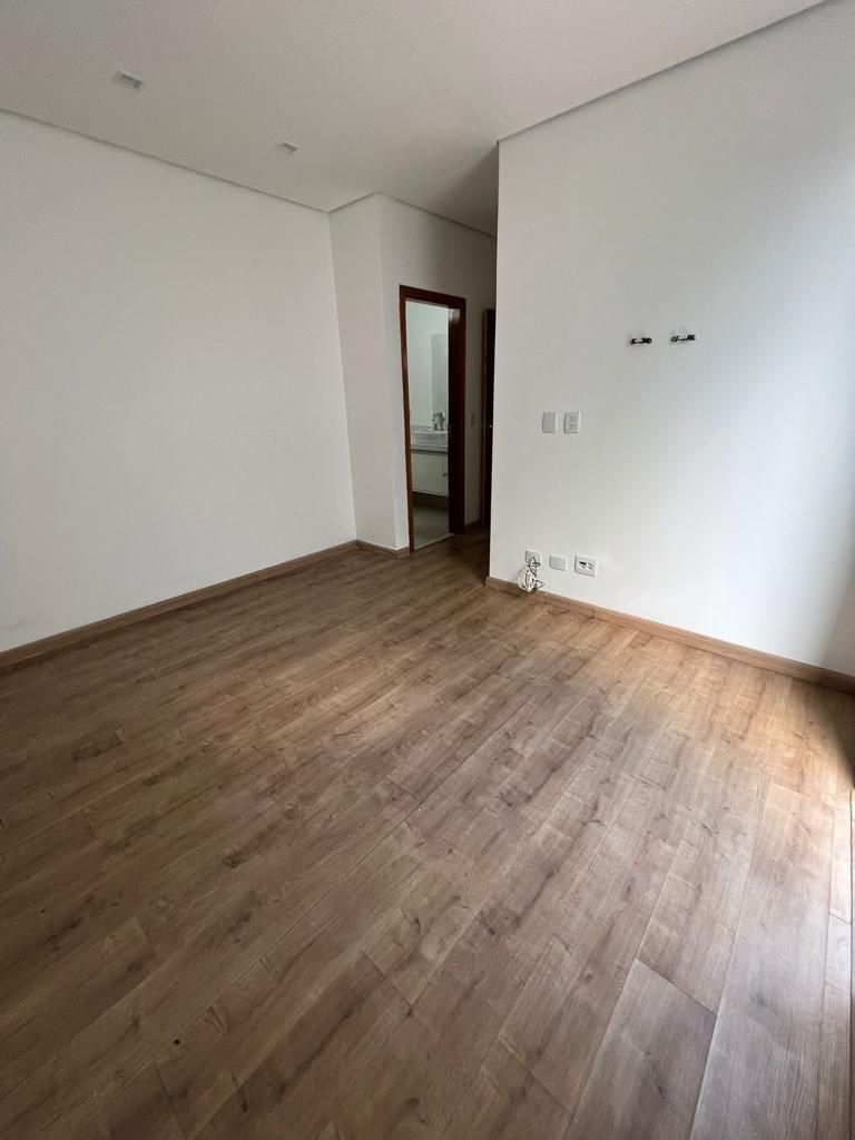 Casa à venda com 3 quartos, 200m² - Foto 5