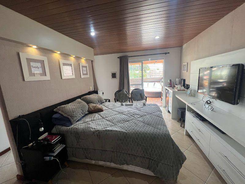 Casa à venda com 3 quartos, 270m² - Foto 24