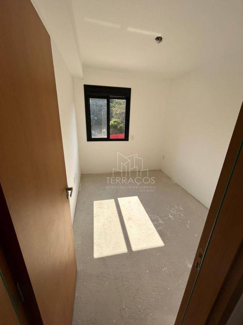 Apartamento à venda com 3 quartos, 95m² - Foto 11