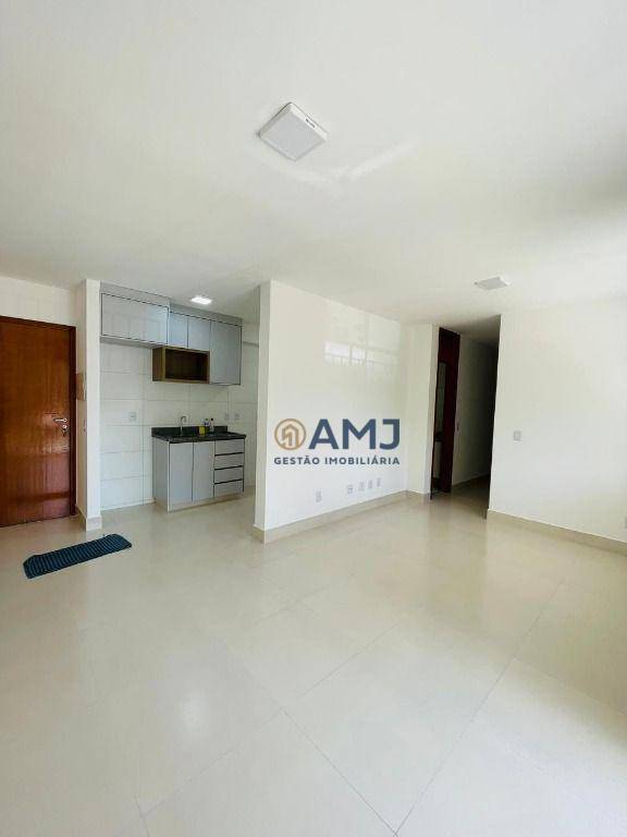 Apartamento à venda com 3 quartos, 78m² - Foto 2