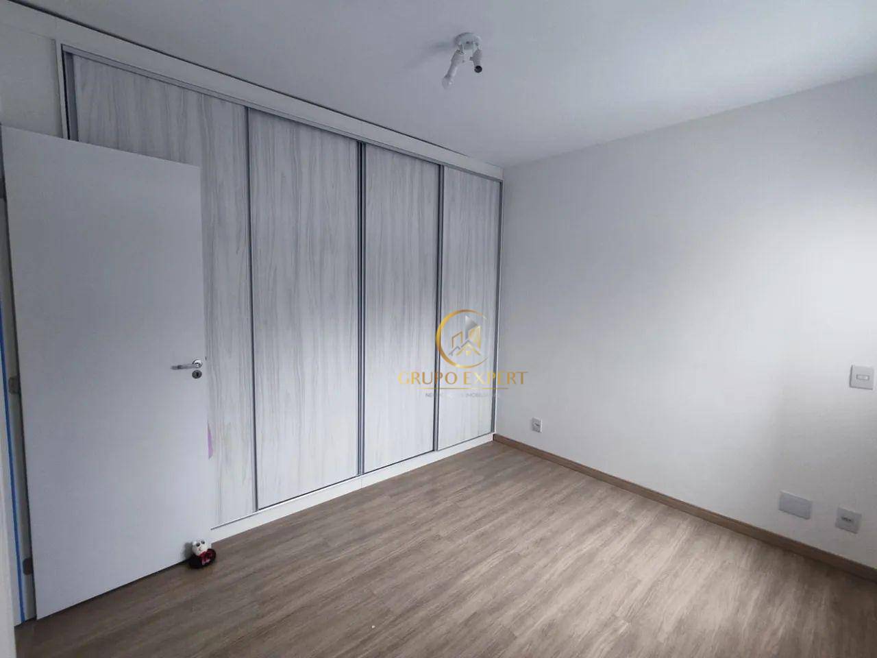 Apartamento à venda com 3 quartos, 75m² - Foto 7