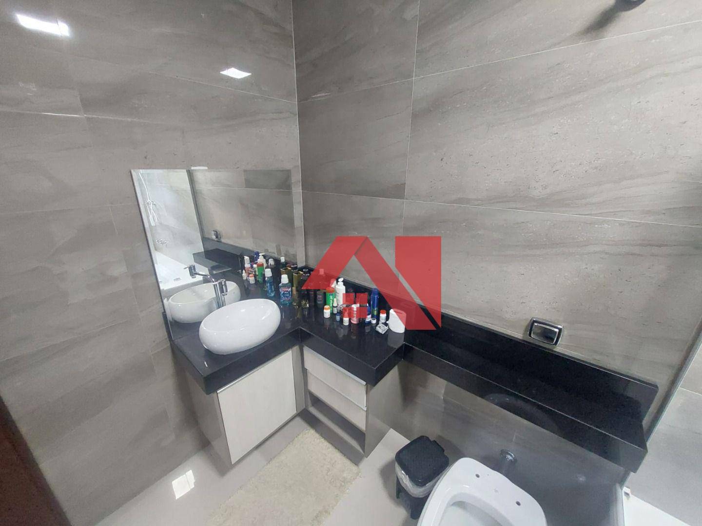 Casa à venda com 3 quartos, 211m² - Foto 16