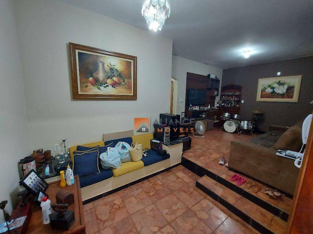 Casa à venda com 3 quartos, 59m² - Foto 7