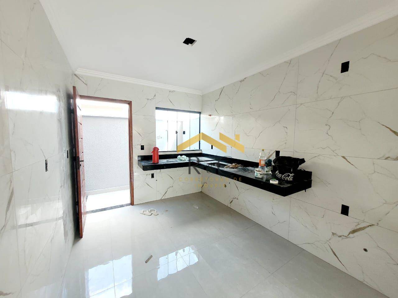 Casa à venda com 3 quartos, 97m² - Foto 9