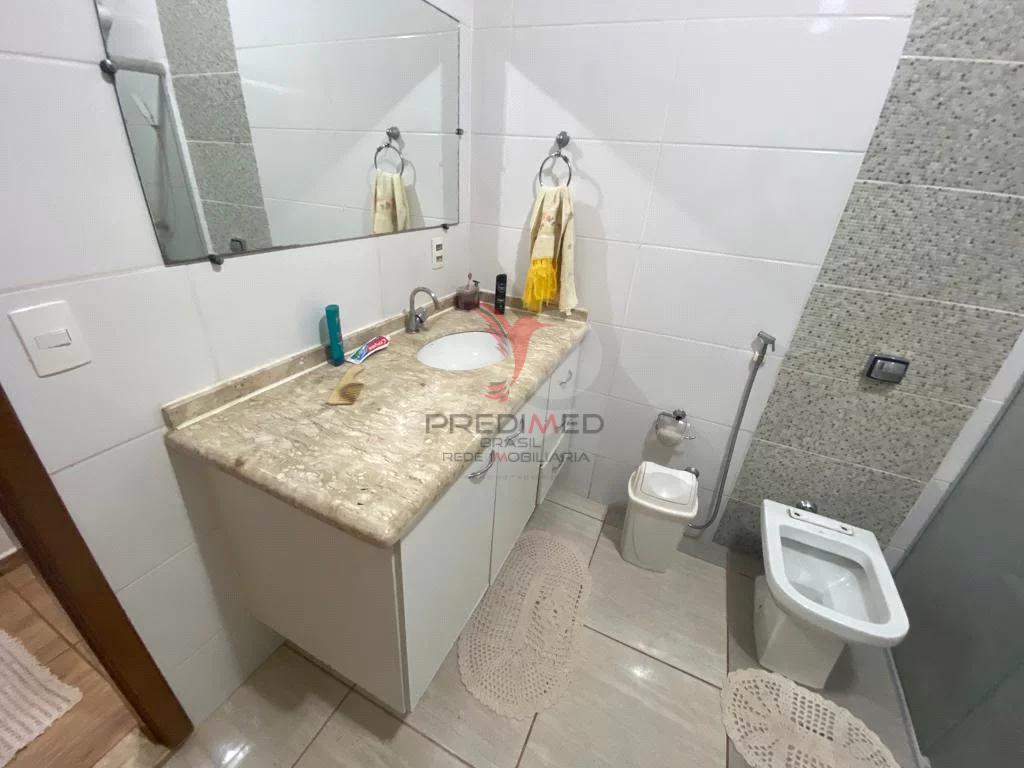 Casa à venda com 2 quartos, 189m² - Foto 5