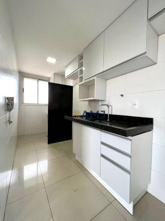 Apartamento para alugar com 3 quartos, 71m² - Foto 3