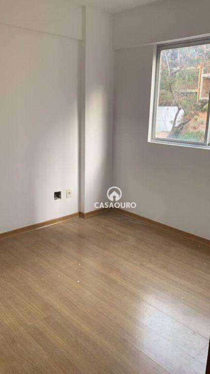 Apartamento à venda com 3 quartos, 94m² - Foto 13