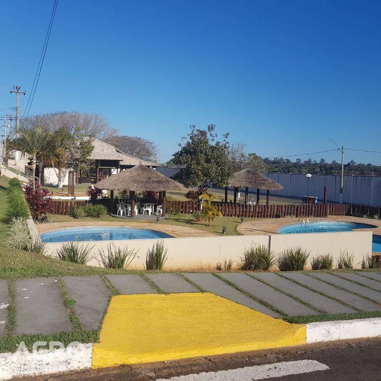 Casa de Condomínio à venda com 4 quartos, 224m² - Foto 2