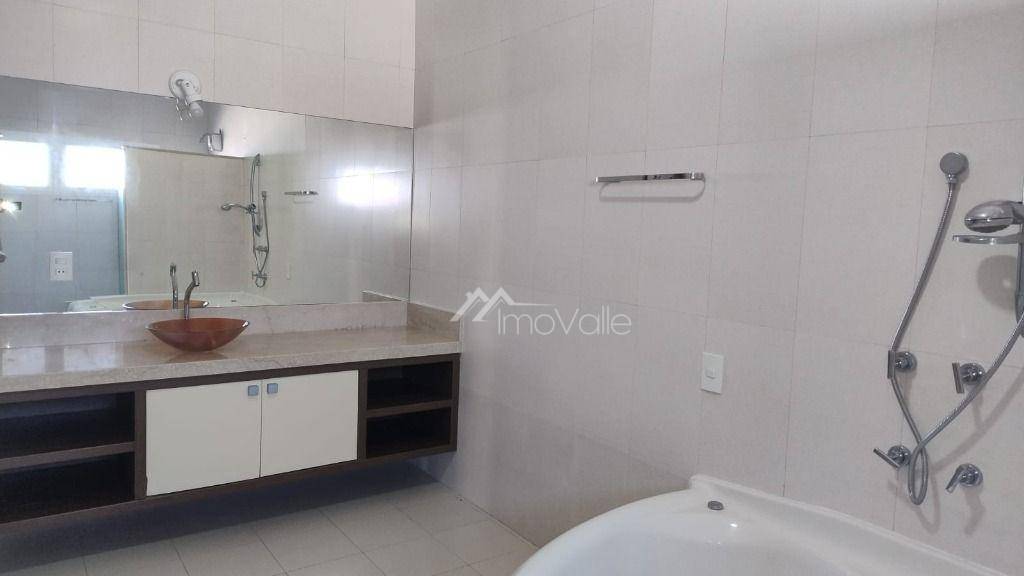 Casa de Condomínio à venda com 4 quartos, 400m² - Foto 17