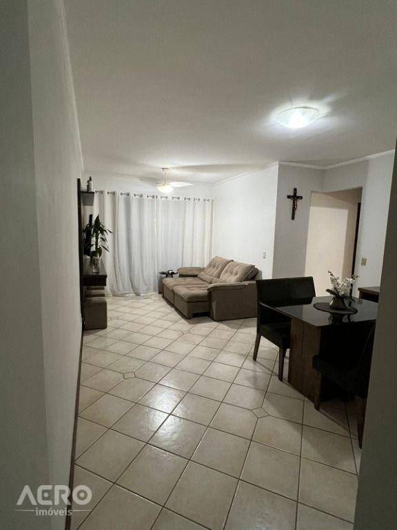 Apartamento à venda com 3 quartos, 80m² - Foto 2