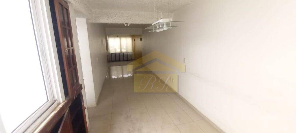 Sobrado à venda com 3 quartos, 236m² - Foto 4