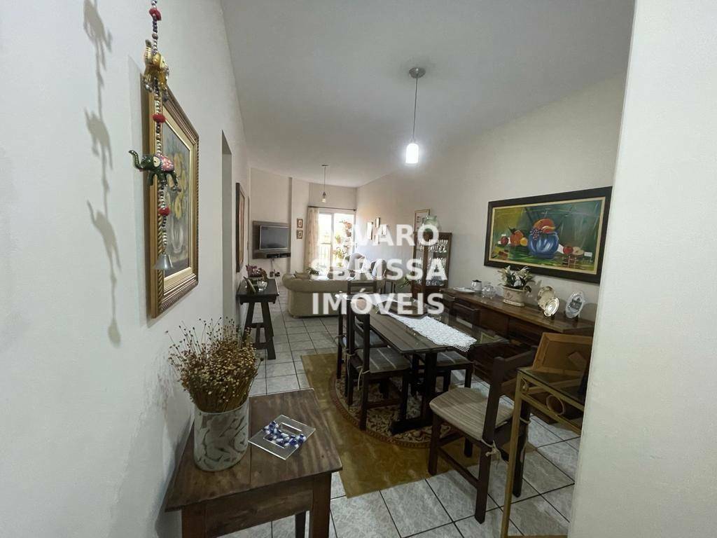 Apartamento à venda com 3 quartos, 97m² - Foto 2