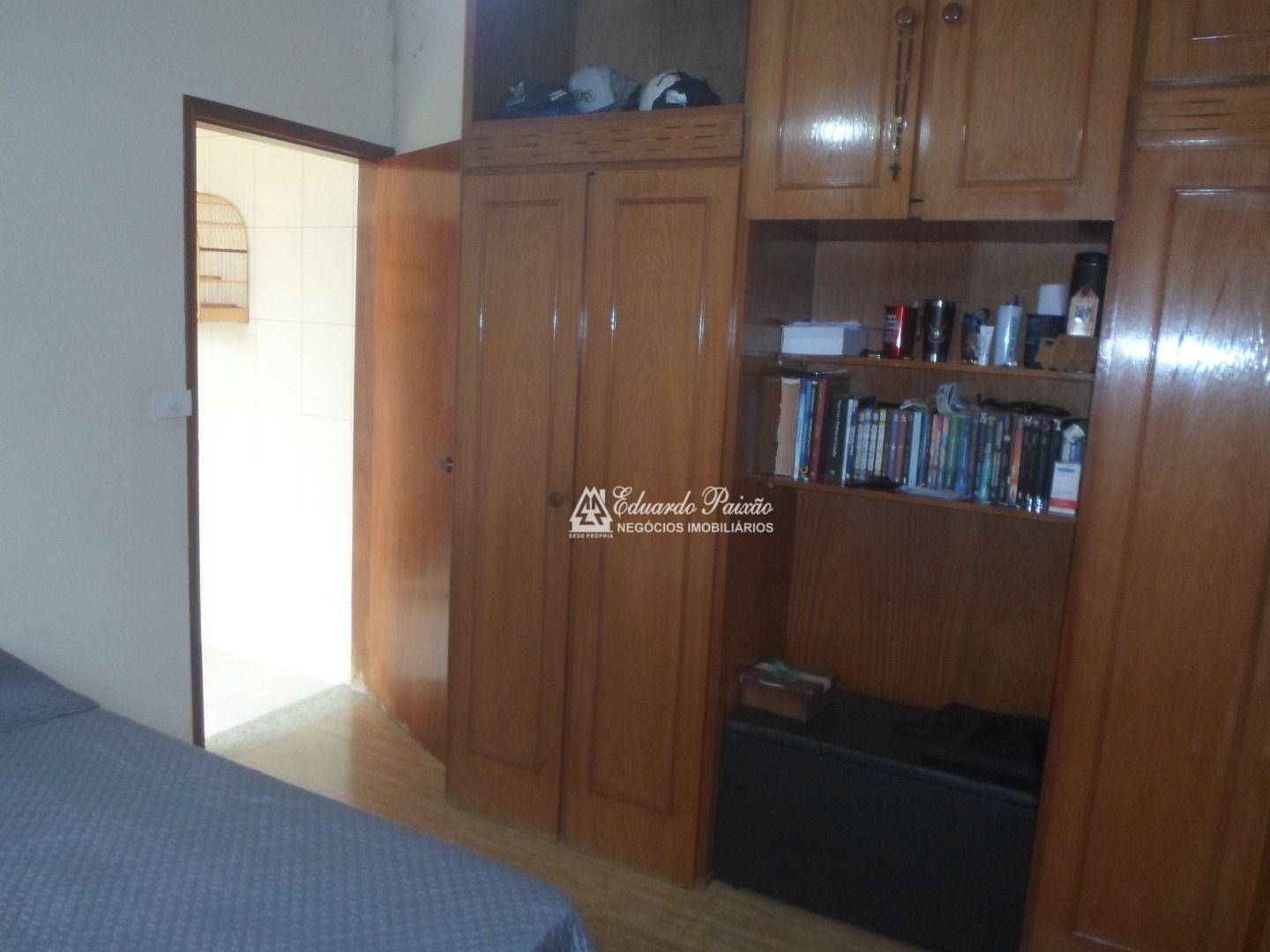 Casa à venda com 3 quartos, 240m² - Foto 22