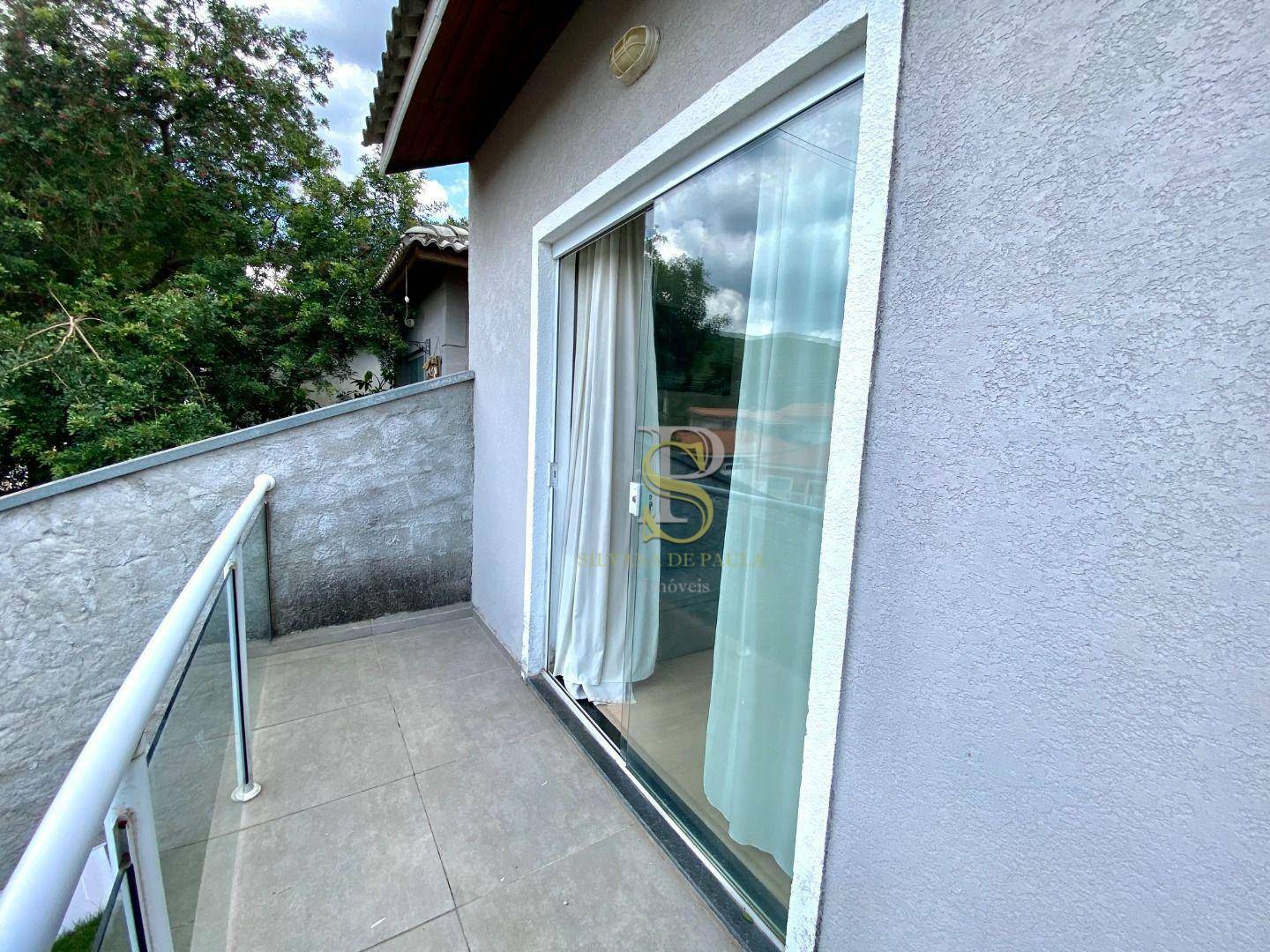 Casa à venda com 2 quartos, 70m² - Foto 4