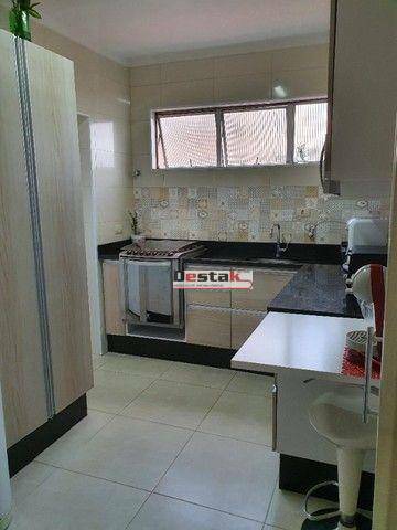 Apartamento à venda com 2 quartos, 68m² - Foto 7