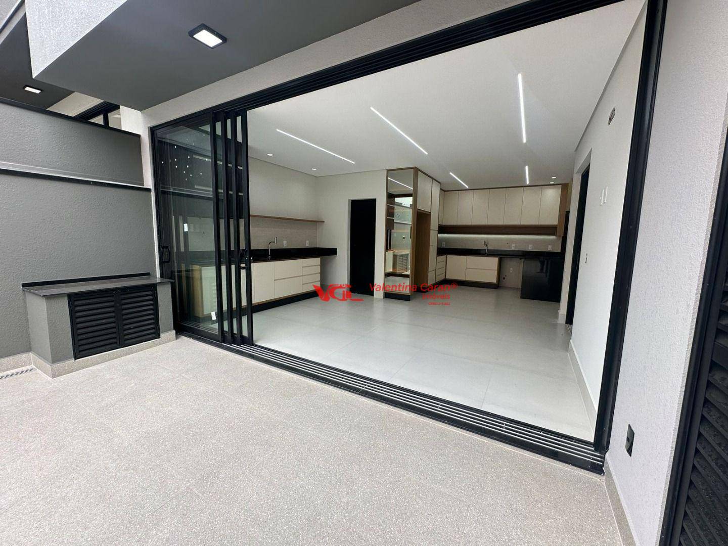 Casa de Condomínio à venda com 3 quartos, 186m² - Foto 3