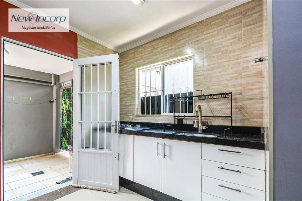 Casa à venda com 3 quartos, 200m² - Foto 15