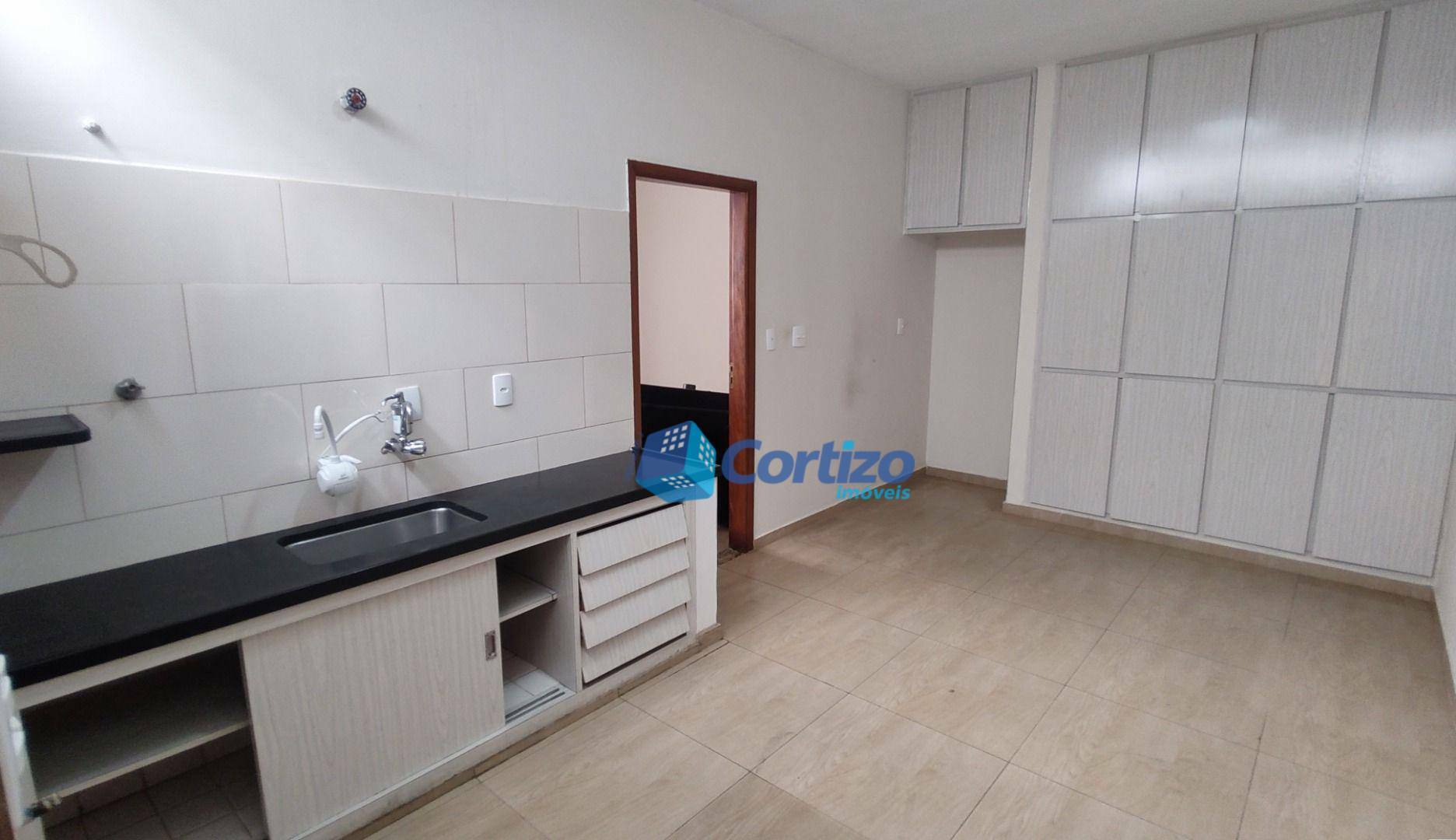 Casa à venda com 3 quartos, 120m² - Foto 4