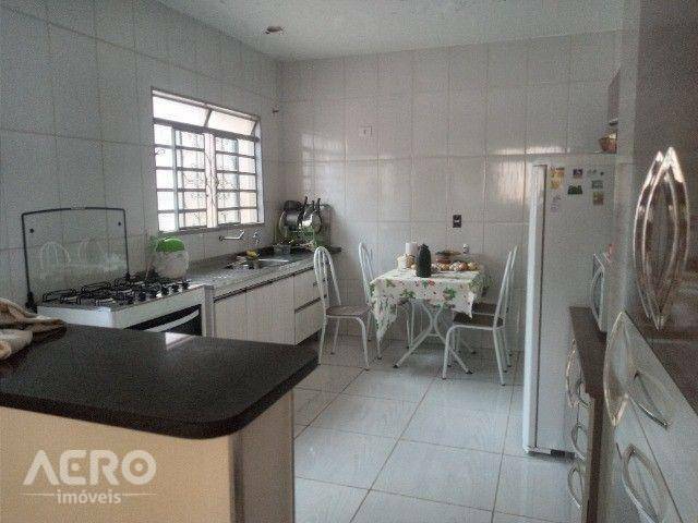 Casa à venda com 2 quartos, 165m² - Foto 12