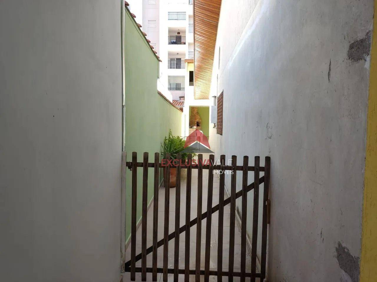 Casa à venda com 3 quartos, 222m² - Foto 11