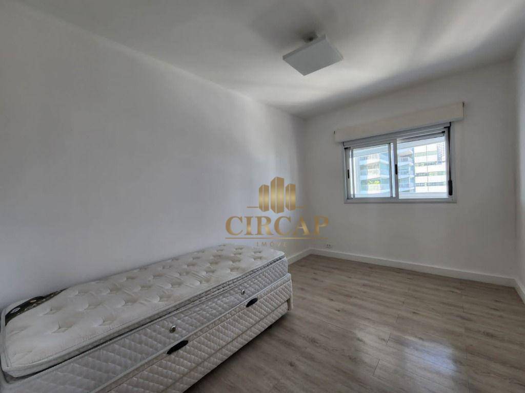 Apartamento para alugar com 4 quartos, 201m² - Foto 16