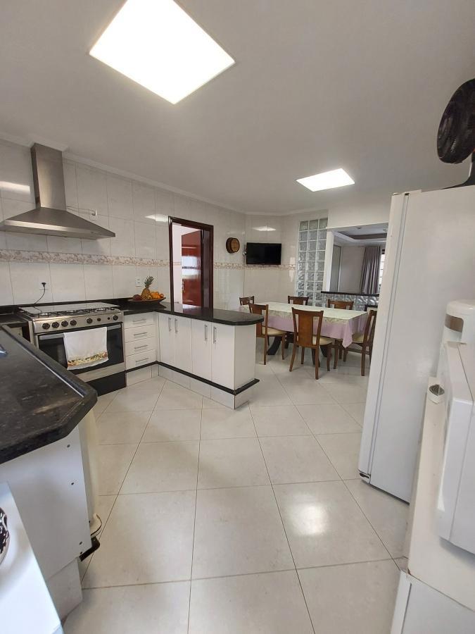 Casa de Condomínio para alugar com 4 quartos, 780m² - Foto 10